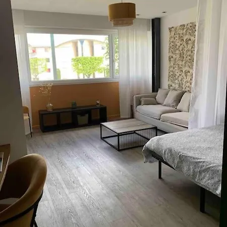 Apartman Cosy Avec Parking Caen