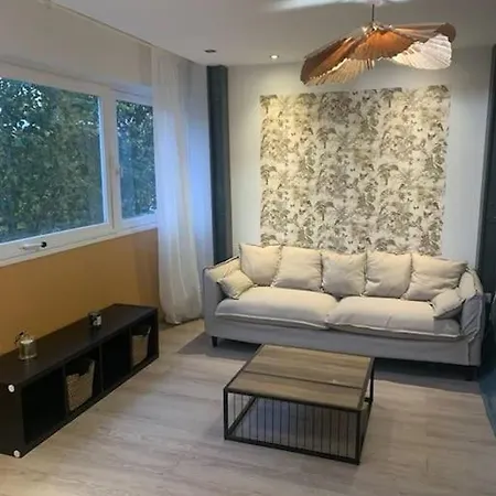Cosy Avec Parking Apartmán *