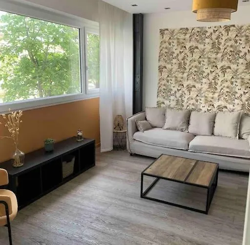 Cosy Avec Parking Apartment Caen